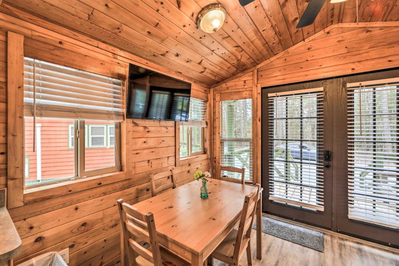 Beautiful New Bern Studio Cabin With Fire Pit! Экстерьер фото