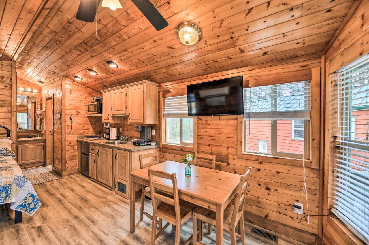 Beautiful New Bern Studio Cabin With Fire Pit! Экстерьер фото