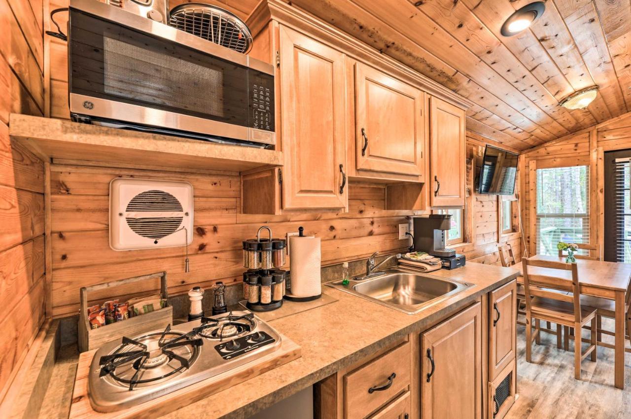 Beautiful New Bern Studio Cabin With Fire Pit! Экстерьер фото