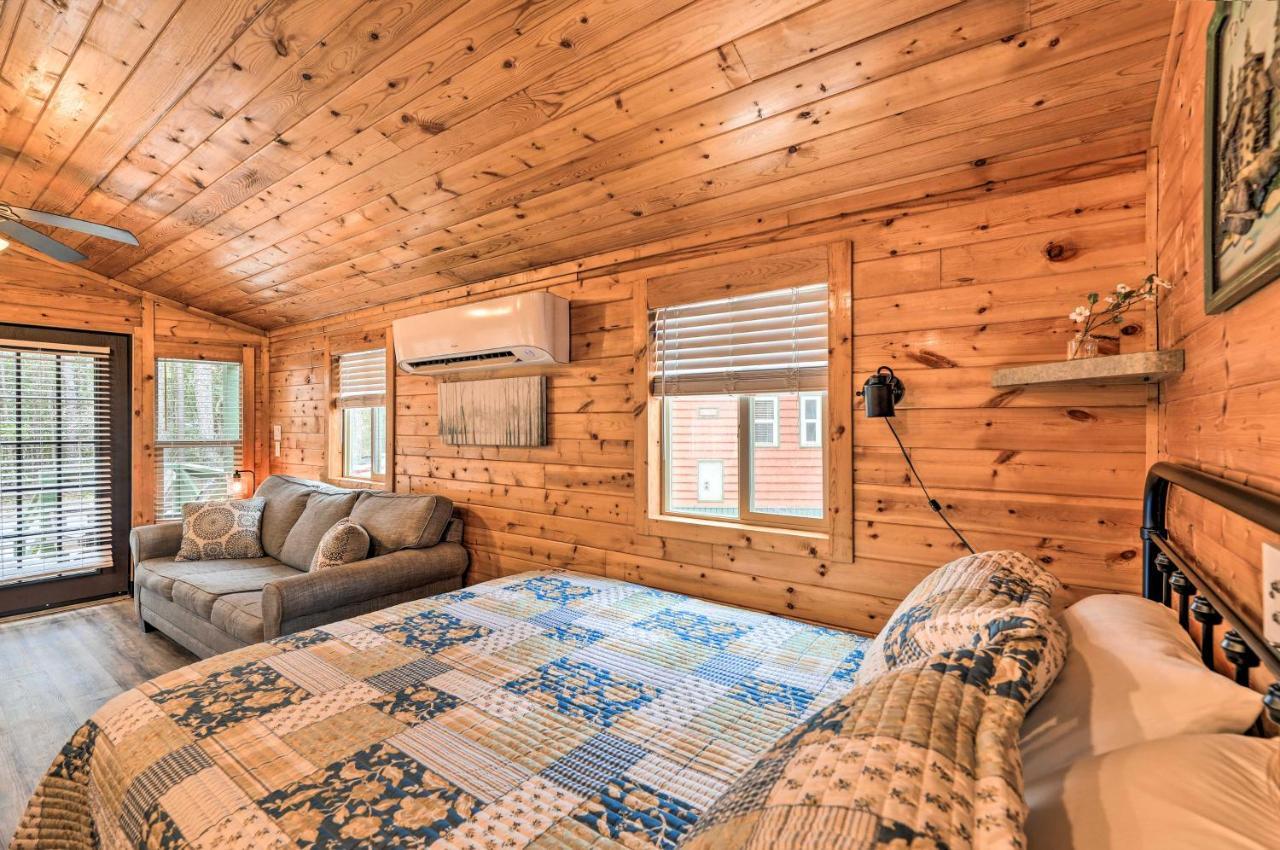 Beautiful New Bern Studio Cabin With Fire Pit! Экстерьер фото